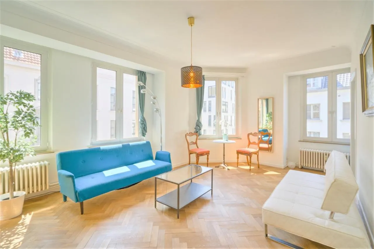 The Lily Lodge In The Heart Of Antwerp contacts